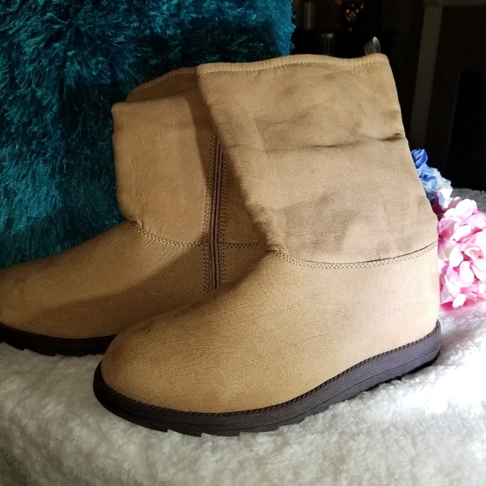 NWOT Muk luks Boots